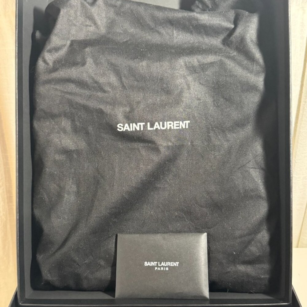 YSL LE 5 À 7 - Picture 4 of 4